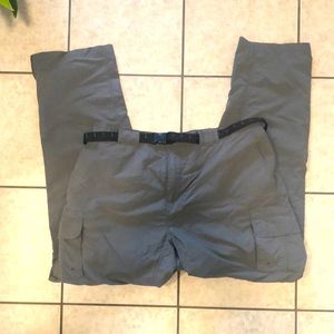 Magellan Outdoors zip off fish gear cargo pants/shorts